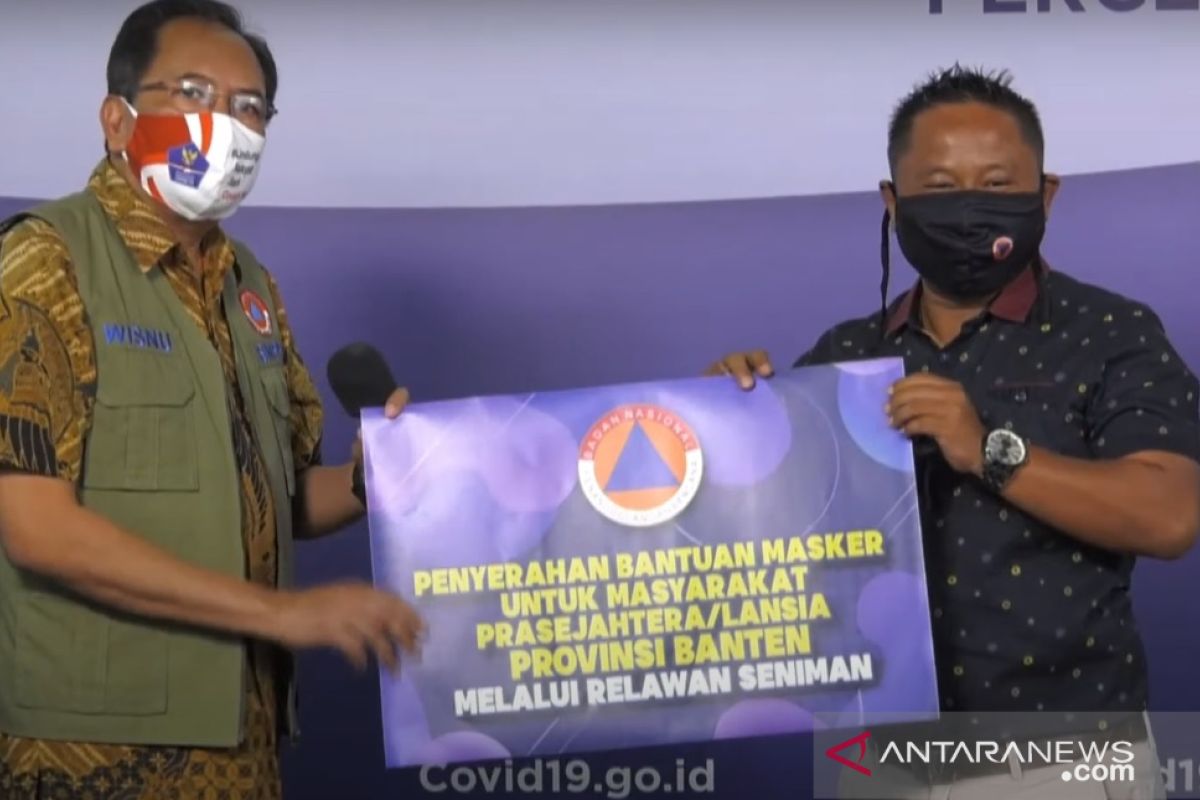 BNPB serahkan bantuan masker ke Persatuan Seniman Komedi Indonesia