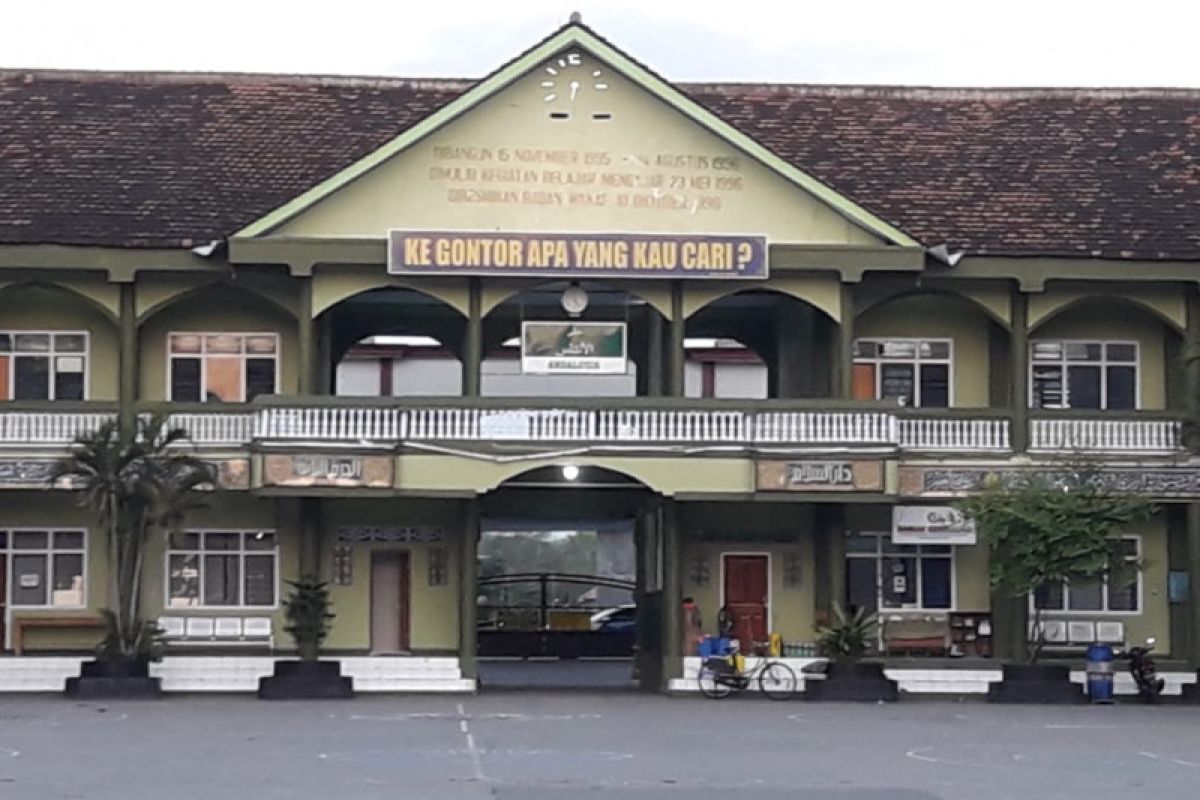 Tujuh kasus corona di Pondok Gontor berasal dari luar daerah