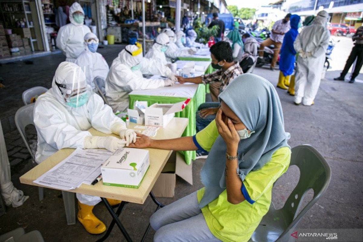 Pulang dari Surabaya, tenaga kesehatan RSUD Kepri positif COVID-19