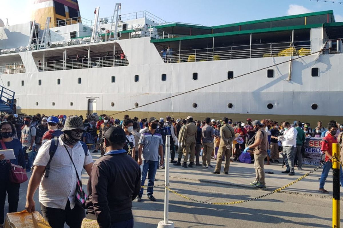 Enam penumpang kapal Dobonsolo palsukan hasil tes cepat COVID-19