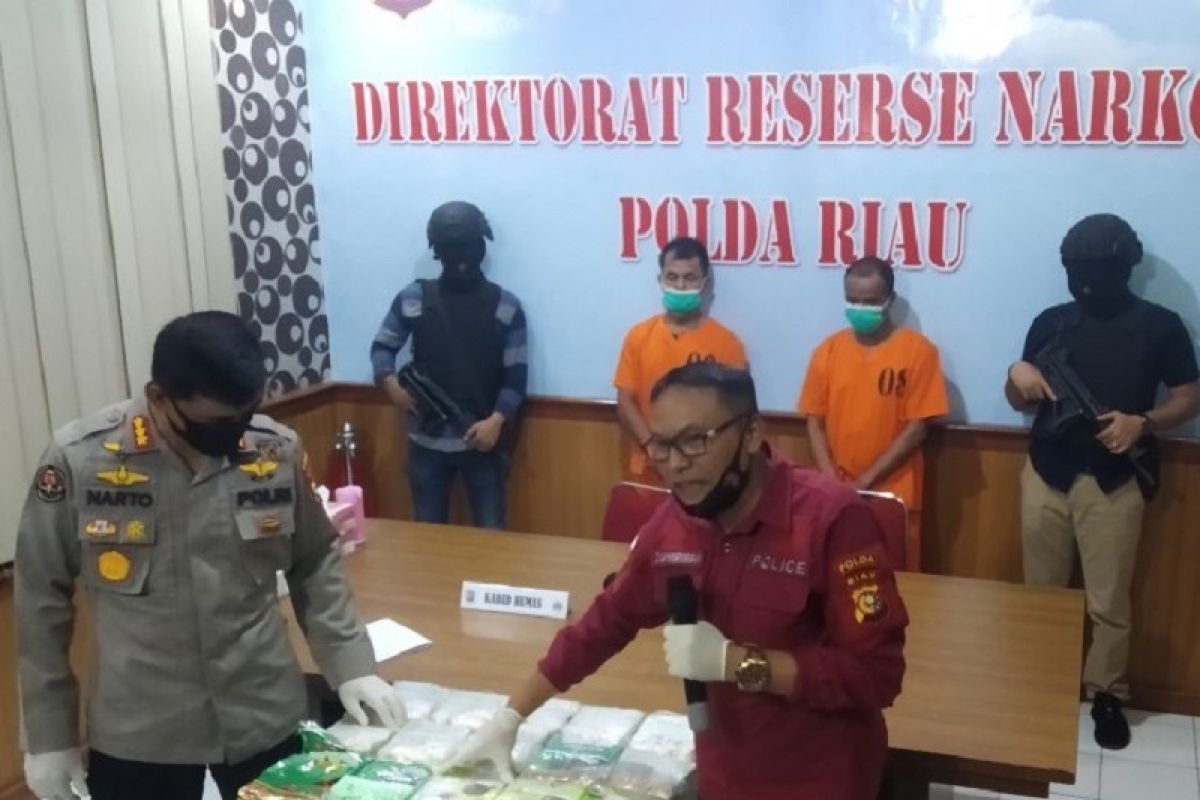 15,8 kilogram sabu asal Malaysia disita polisi Riau, tersangka disel