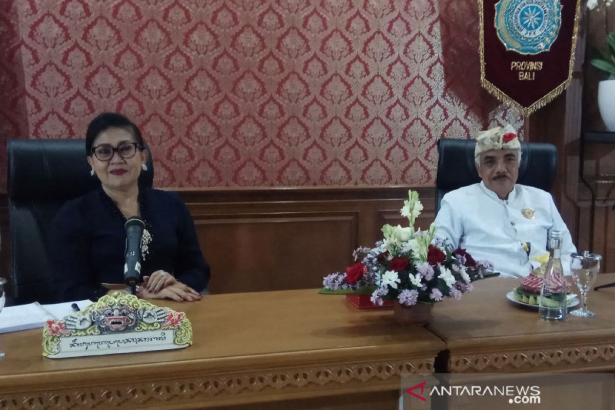 Suastini Koster minta perempuan Bali aktif dalam tatanan sosial-budaya