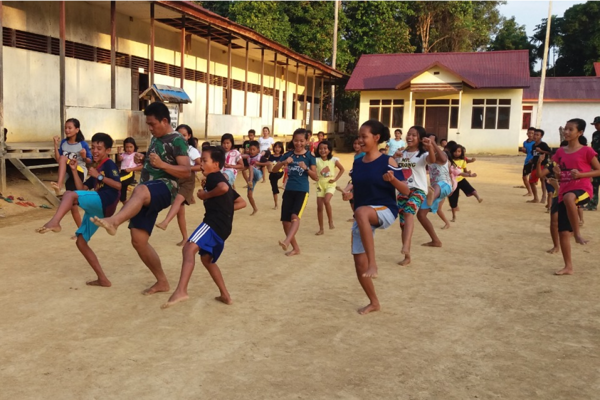 Satgas TMMD ke 108 latih anak-anak bela diri