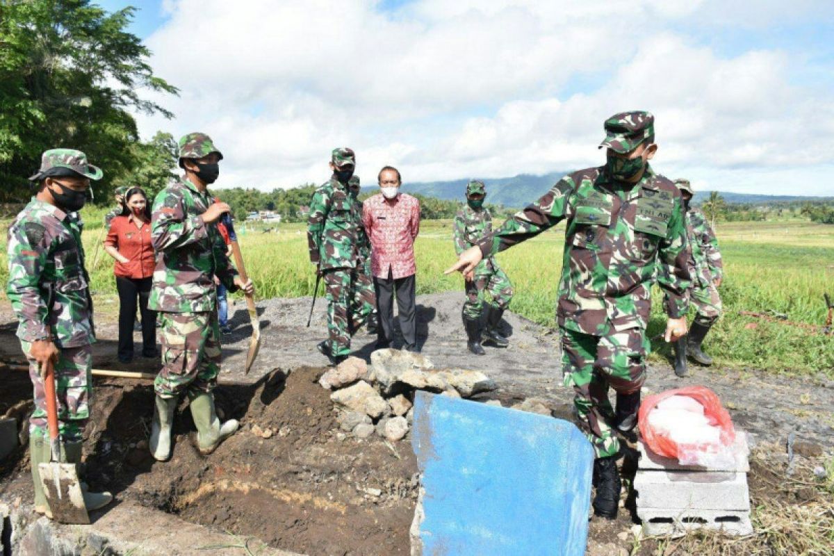 Pangdam XIII/Merdeka Tinjau Pelaksanaan TMMD ke-108 di Tempang