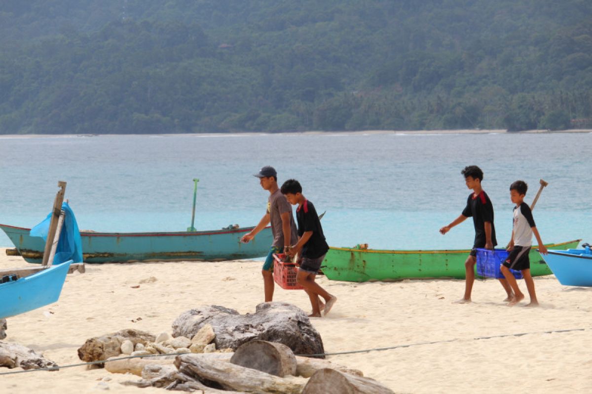 Memupuk rasa aman COVID-19 di pulau terluar Lampung