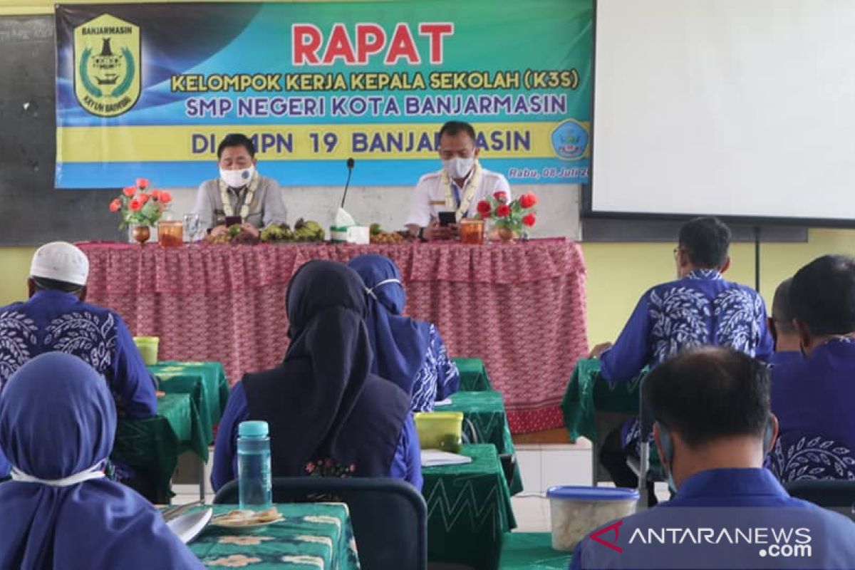 PPDB SMP lancar terkendali belajar dari rumah tetap dilaksanakan