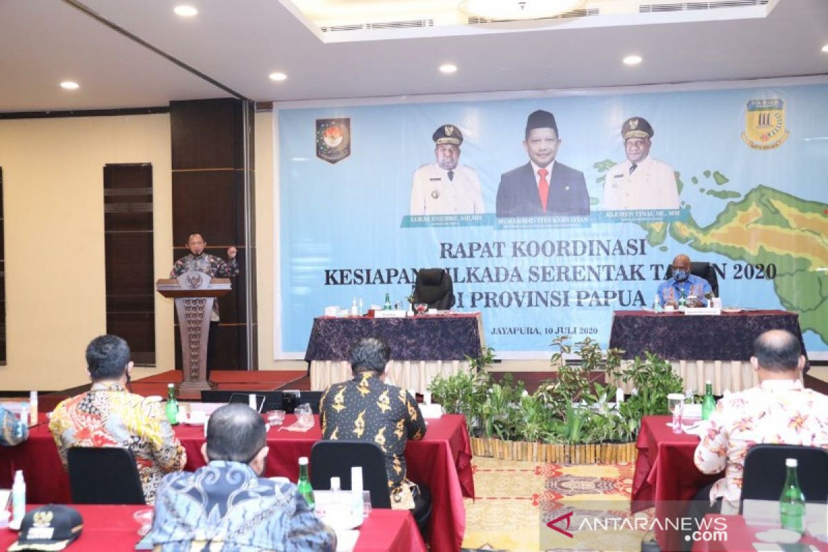 Mendagri ajak kepala daerah buat gerakan bagikan masker secara masif cegah COVID-19