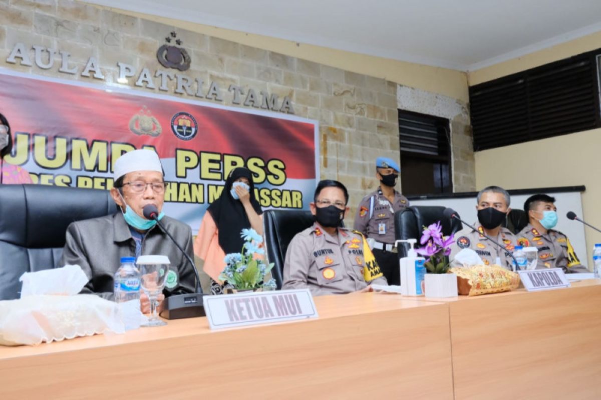 Polisi Pelabuhan Makassar amankan perempuan penista agama