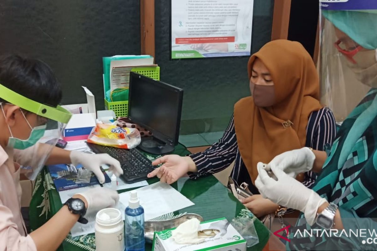 Unismuh Makassar fasilitasi dosen dan staf lakukan tes cepat COVID-19