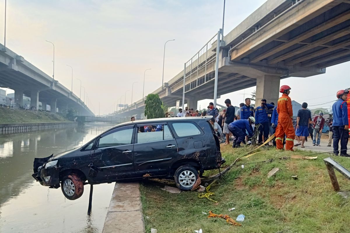 Jenazah penumpang minibus yang hanyut ditemukan 2 Km dari TKP