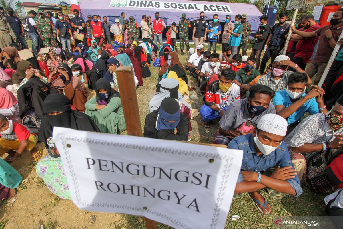 Rohingya refugees shifted to new shelter in Lhokseumawe