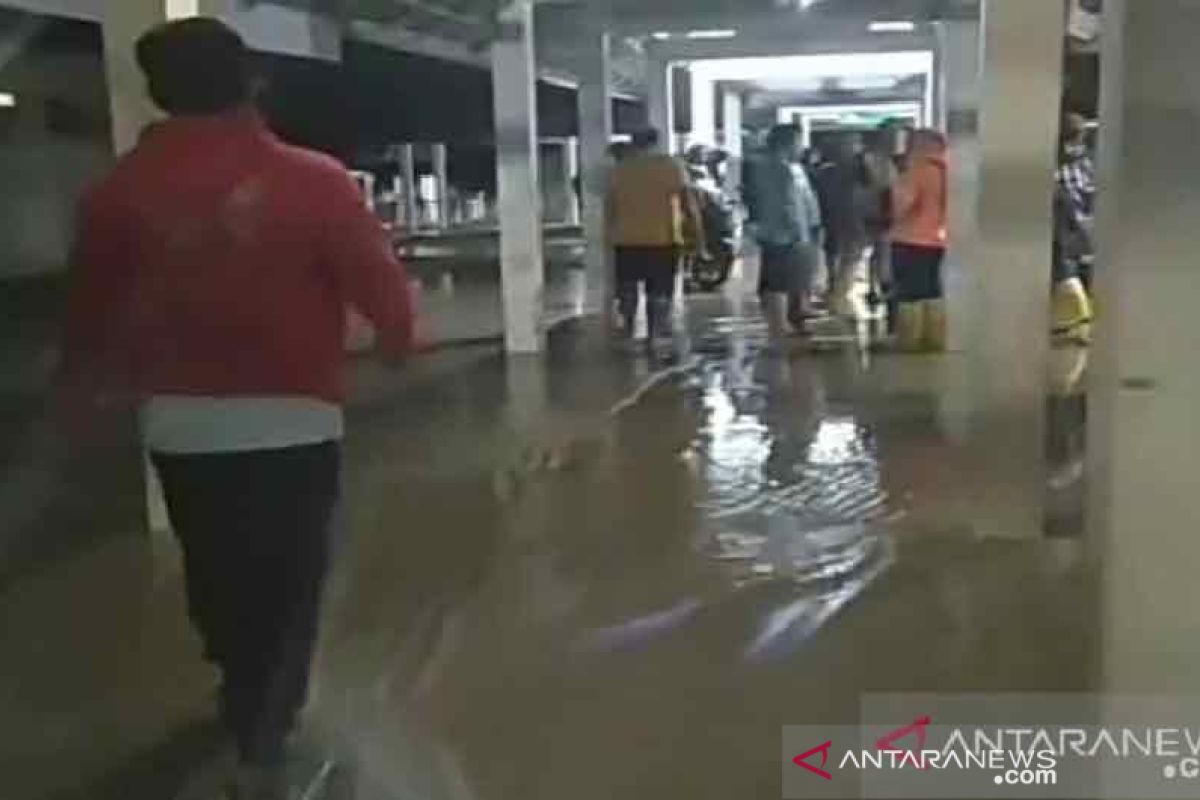 Bupati Sigi ingatkan warga tetap waspada bencana alam di musim hujan