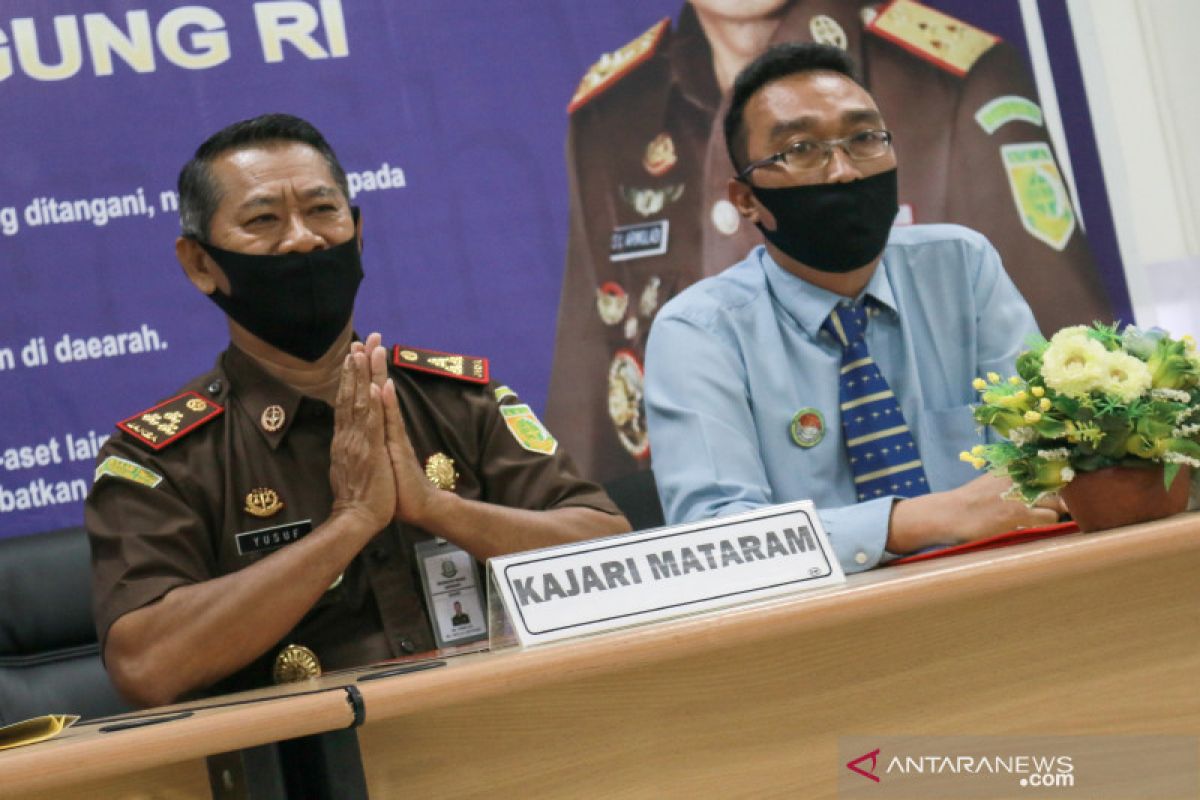 Pengadilan Agama Giri Menang tunda sidang batalkan nikah sesama jenis