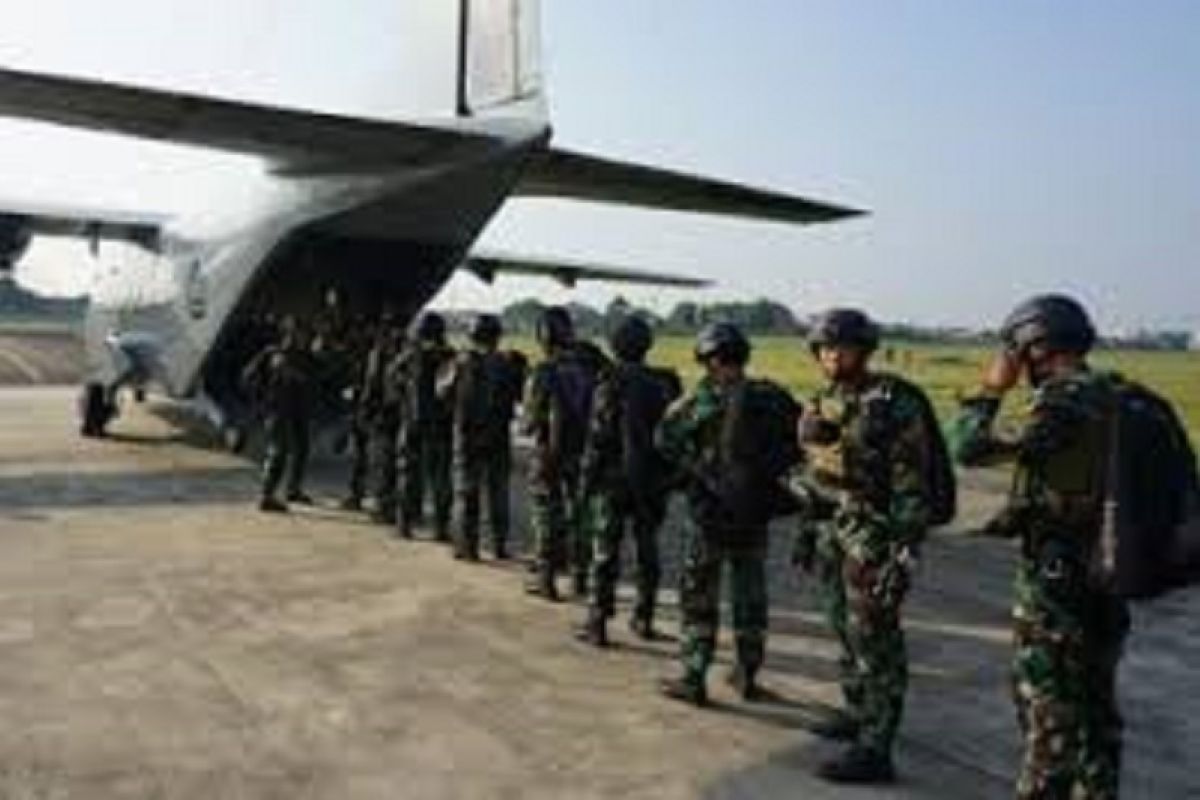 Sebanyak 150 prajurit Yontaifib 1 berlatih terjun tempur di Lanudal Pondok Cabe