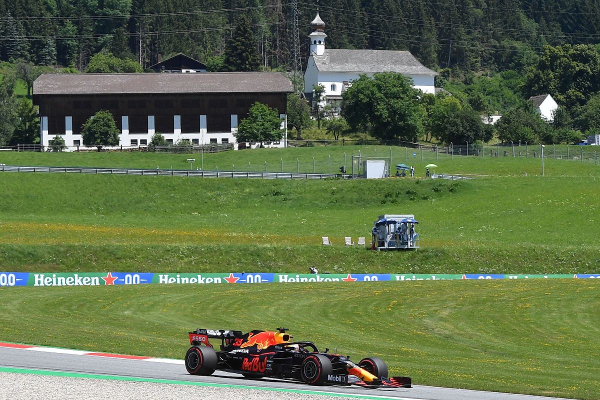 Verstappen puncaki FP2 Grand Prix Styria, Daniel Ricciardo kecelakaan