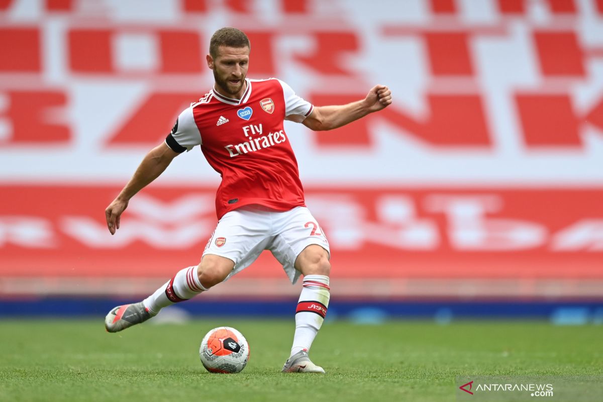 Piala FA: Bek Arsenal Mustafi absen di laga final melawan Chelsea