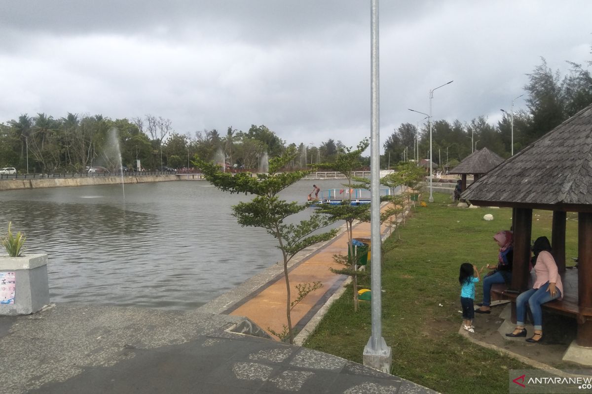 Objek wisata Talao Pauh Pariaman kini dilengkapi air mancur