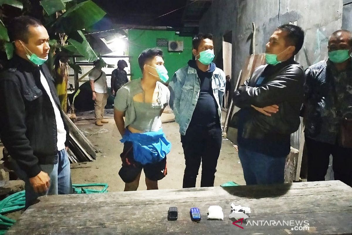 Dua bandar ditangkap saat bertransaksi satu ons sabu-sabu di Sampit