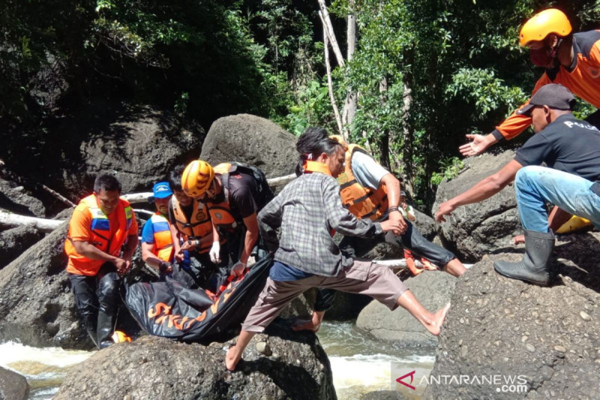 Tim SAR  temukan korban hanyut di air terjun Tojo Unauna