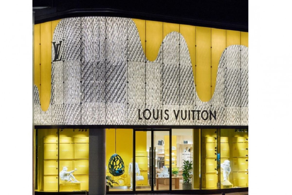 Louis Vuitton luncurkan koleksi terbaru di jalanan Shanghai