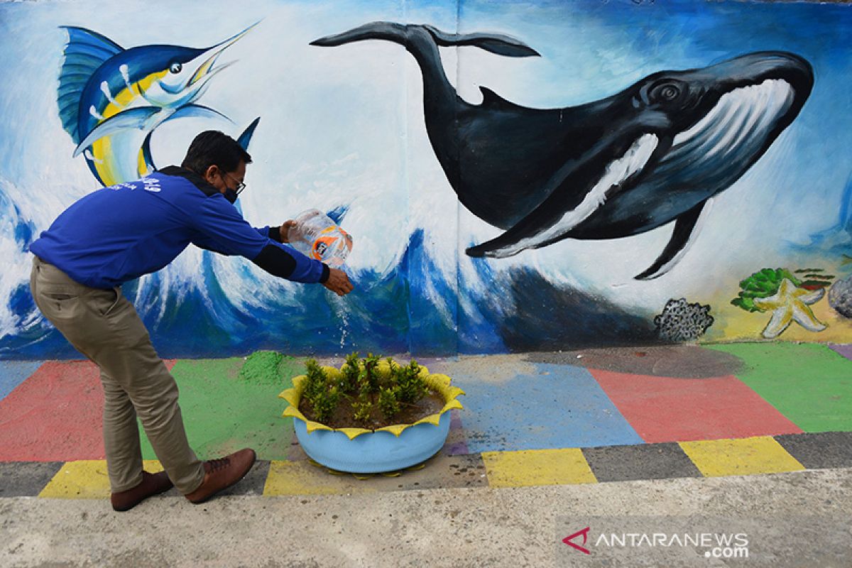 Mural ketahanan pangan di kampung tangguh nusantara