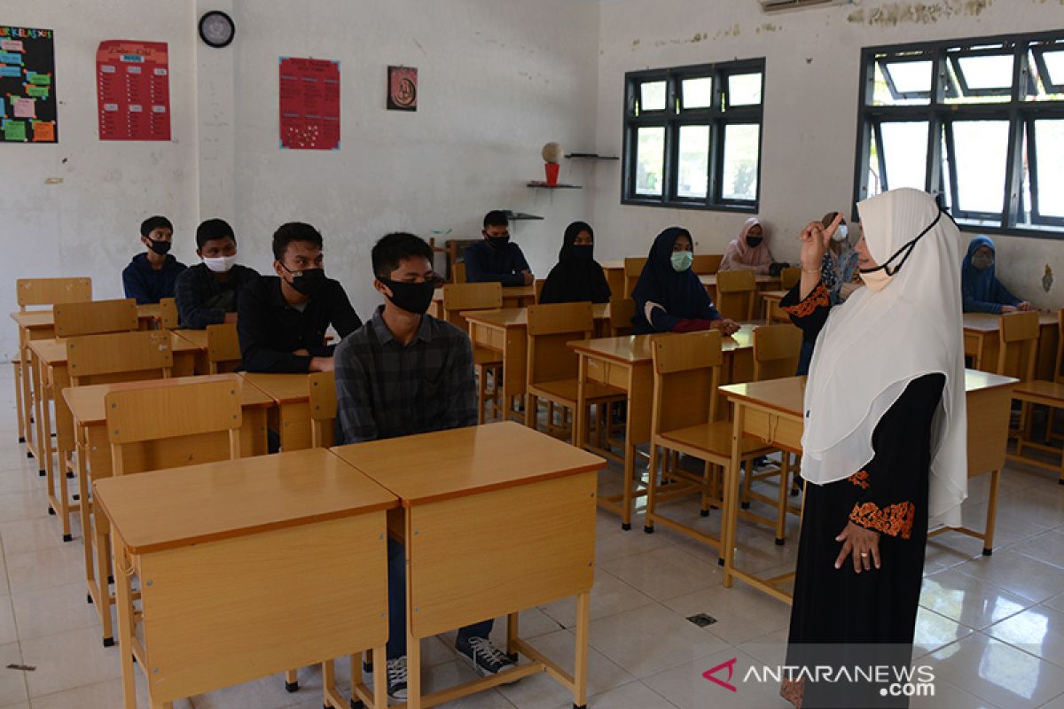 Simulasi protokol kesehatan jelang mulai sekolah