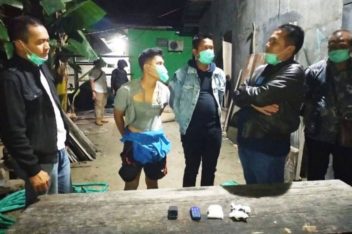 Dua bandar ditangkap saat bertransaksi sabu di Sampit