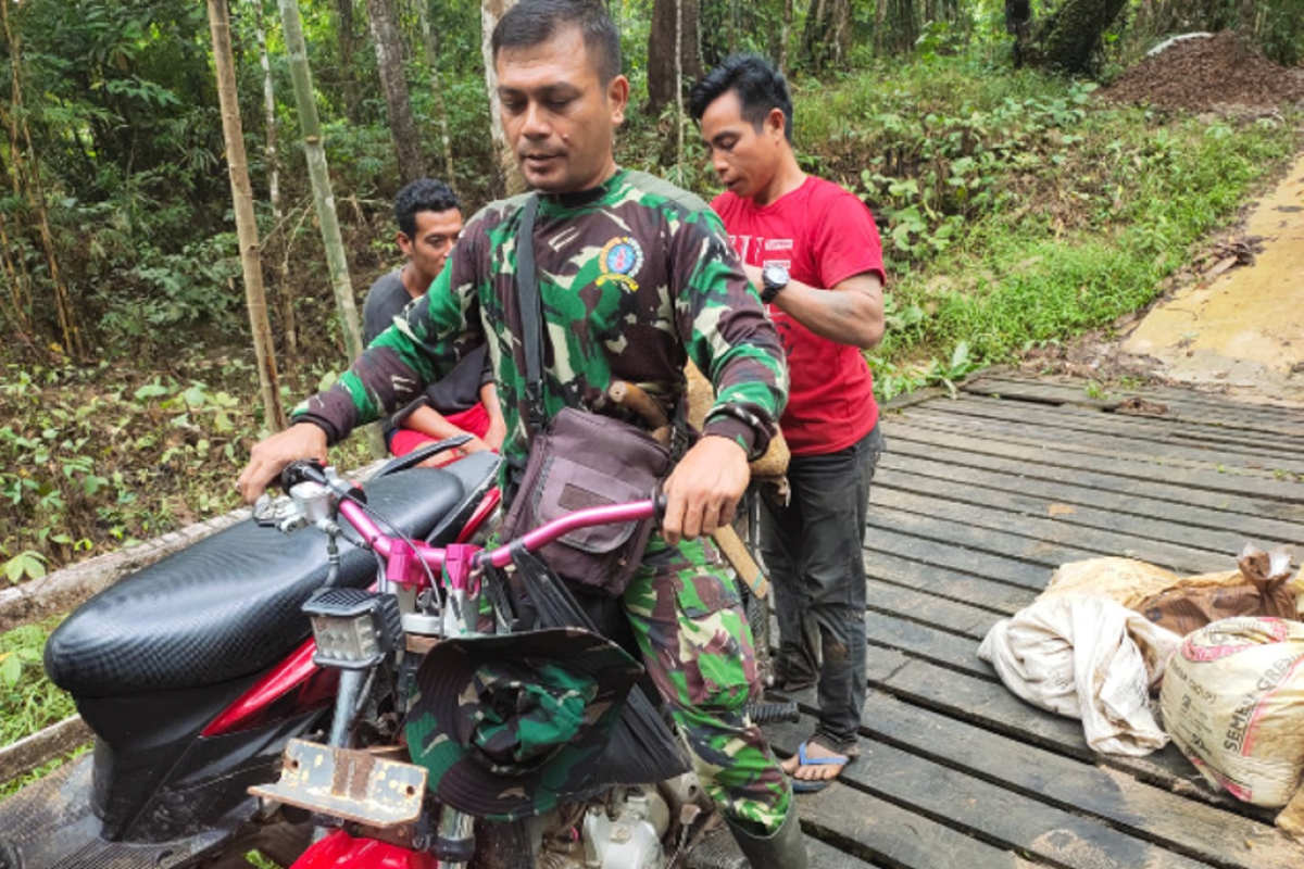 Warga ikut andil percepat pekerjaan pembangunan TMMD