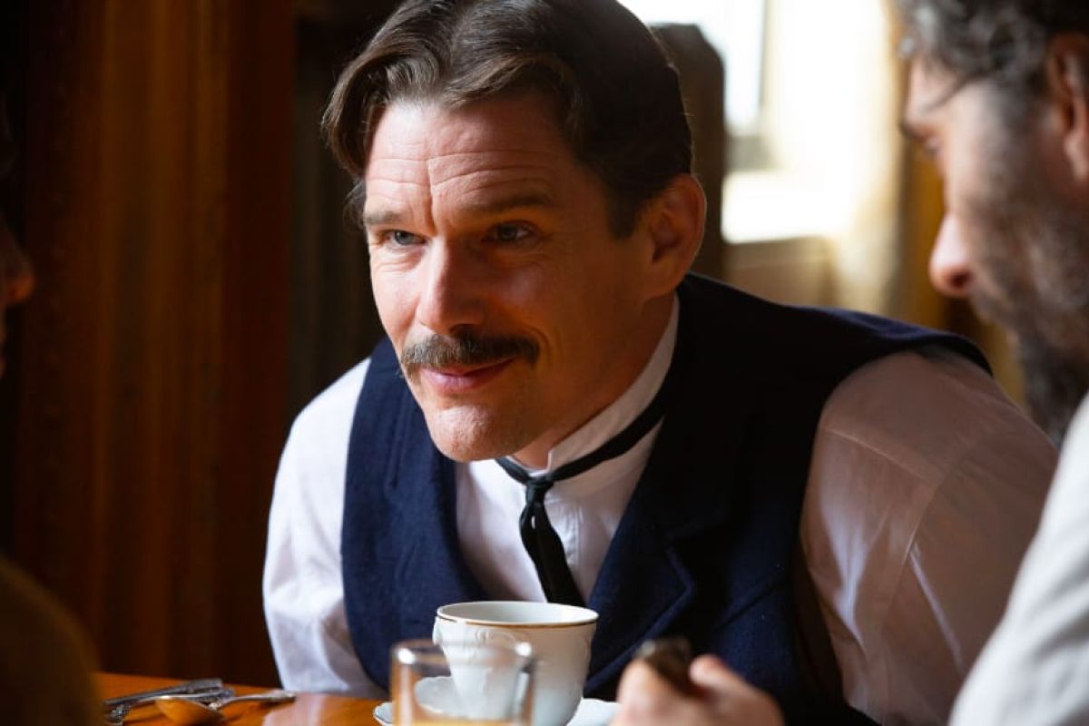 Ethan Hawke bertransformasi jadi Nikola Tesla di film "Tesla"