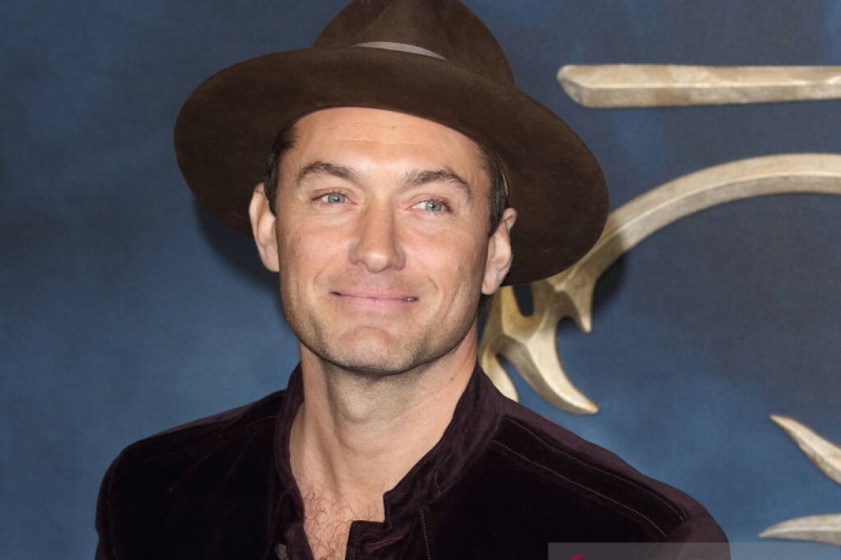 Jude Law ikut berperan di film live-action "Peter Pan"