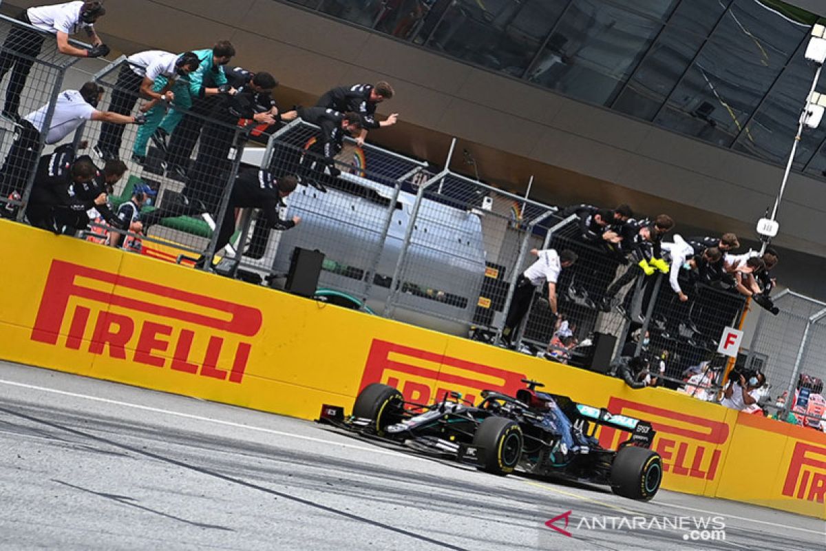 Lewis Hamilton juarai GP Styria setelah drama tabrakan dua Ferrari