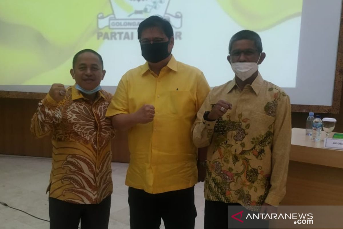 Pilkada HST: Saban-Habib resmi terima SK Golkar dari Airlangga Hartarto