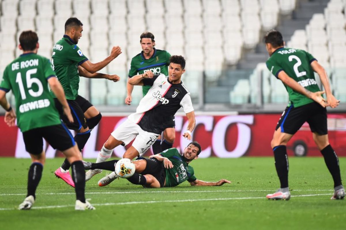 Penalti Ronaldo berhasil amankan Juve dari Atalanta