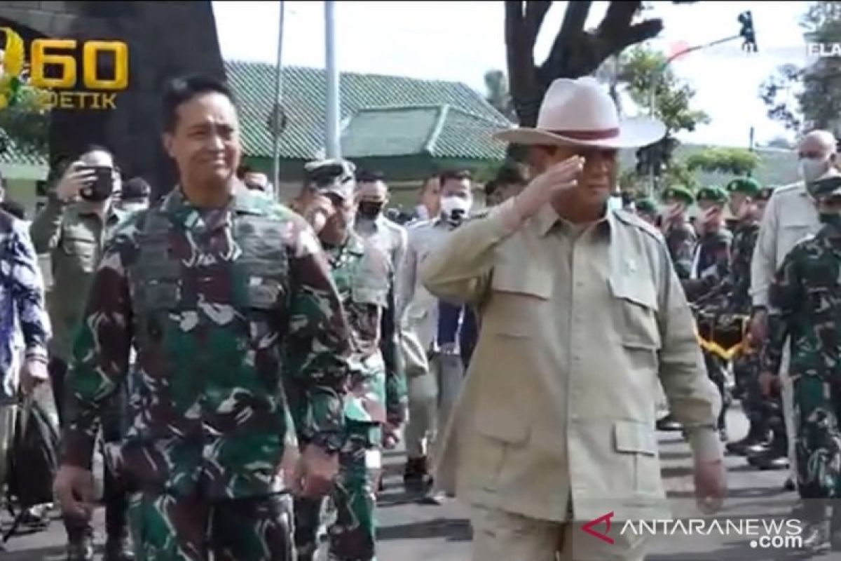 Menteri Pertahanan Prabowo katakan telah pesan 500 kendaraan taktis Pindad