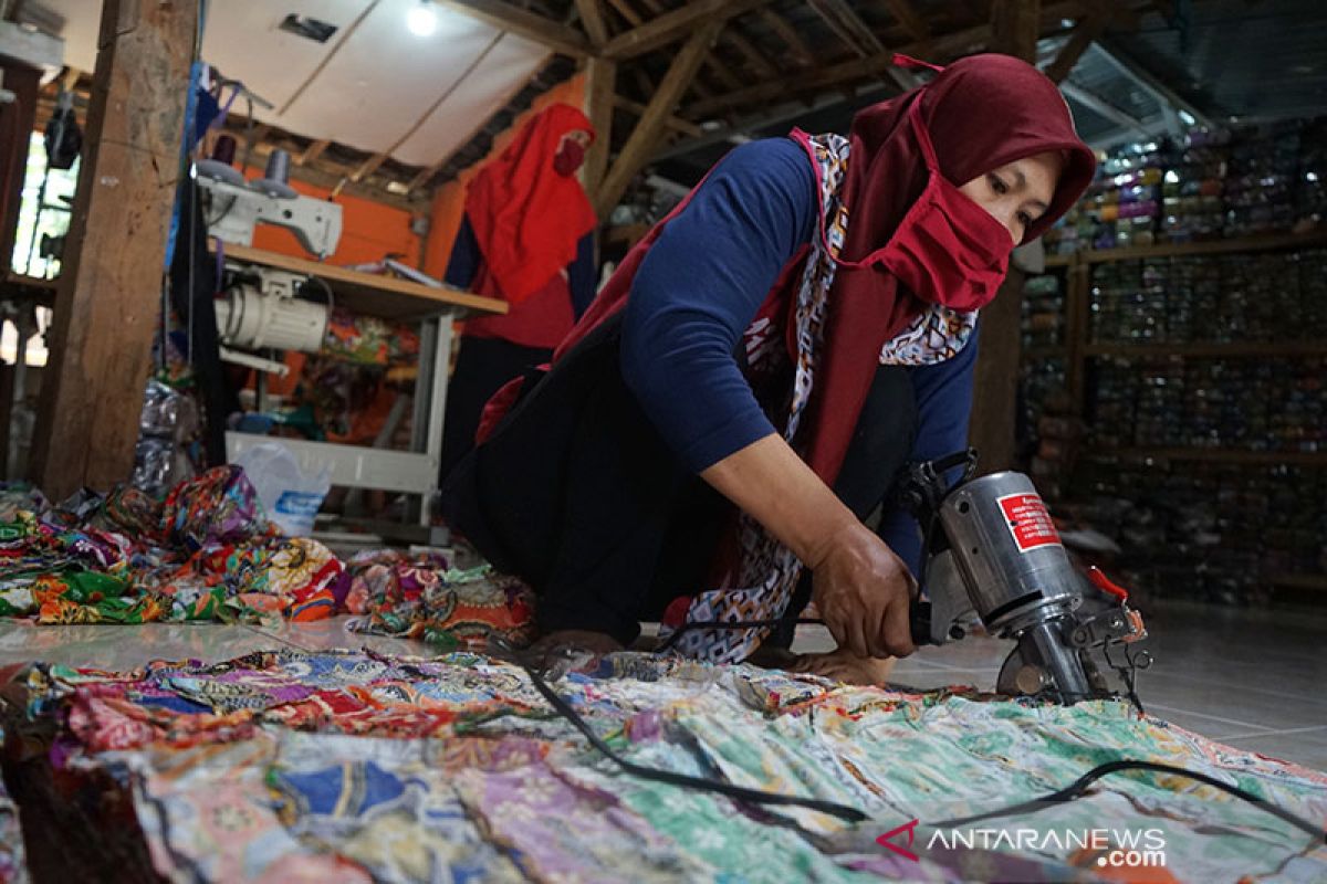 Kemenperin mendorong industri batik dan kerajinan manfaatkan teknologi