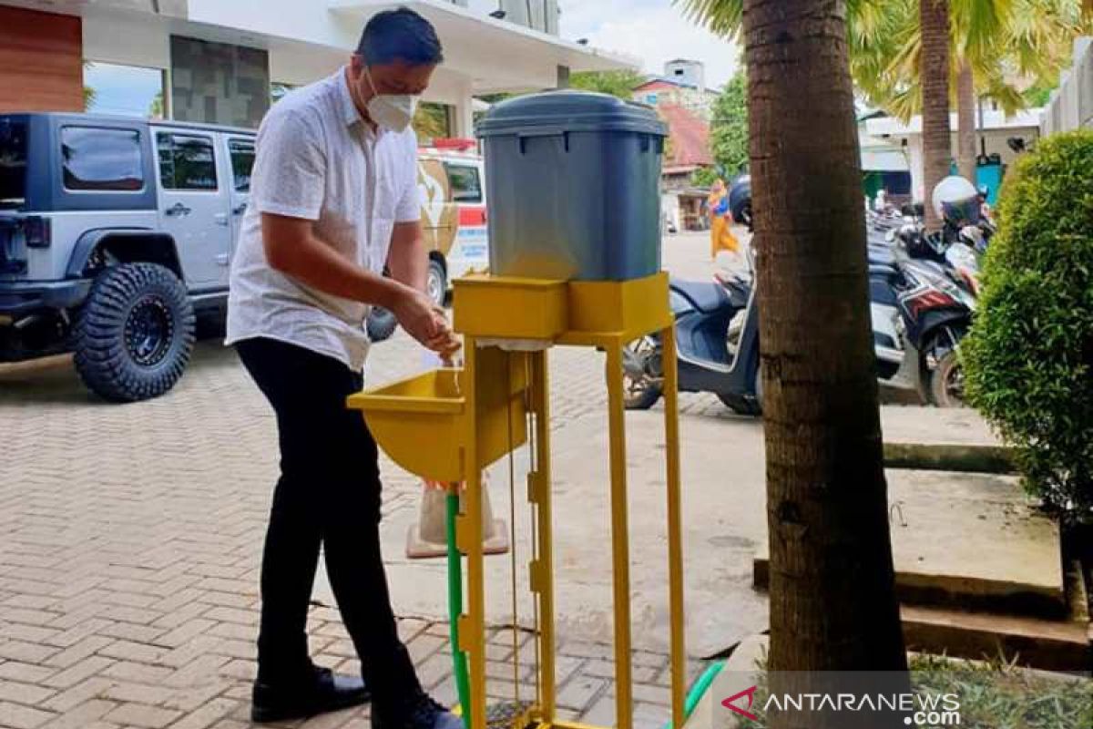 Bengkel Daha Belah Paikat telah selesaikan 60 unit pesanan wastafel injak