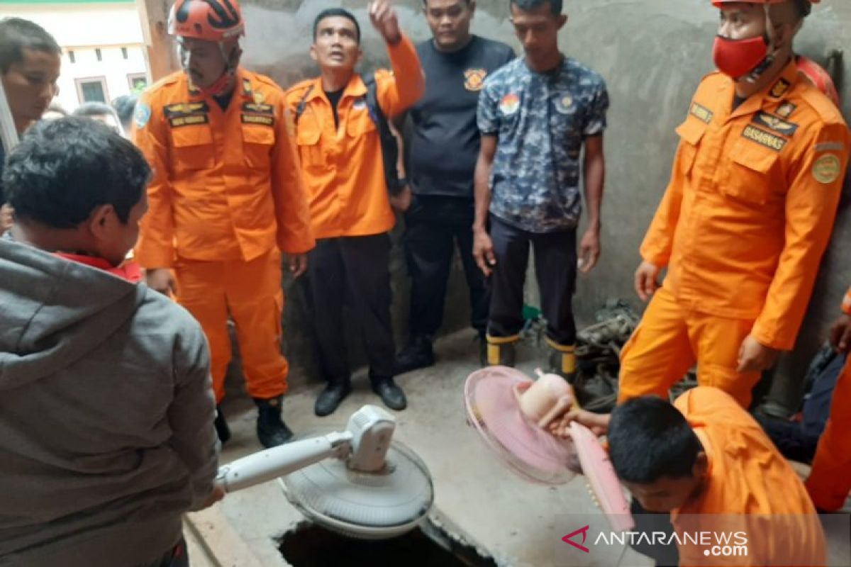 Seorang anak meninggal dunia terjatuh kesumur kedalaman 15 meter di Kinali Pasaman Barat