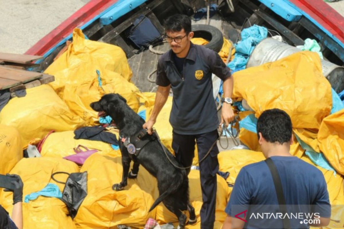 BC Teluk Nibung amankan ES terkait penyelundupan balpress pakaian bekas