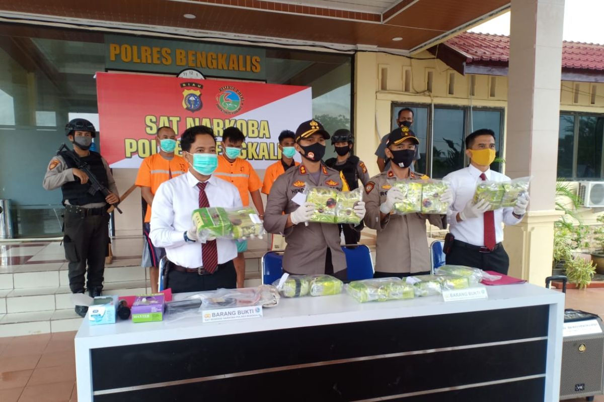 Polres Bengkalis Riau sita 14,5 kg sabu-sabu, tiga Kurir diringkus