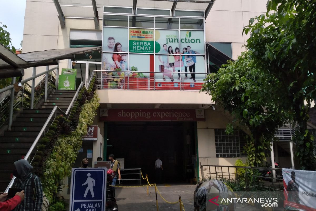 Temporary shutdown of Bogor's Yogya Junction Mall to control COVID-19