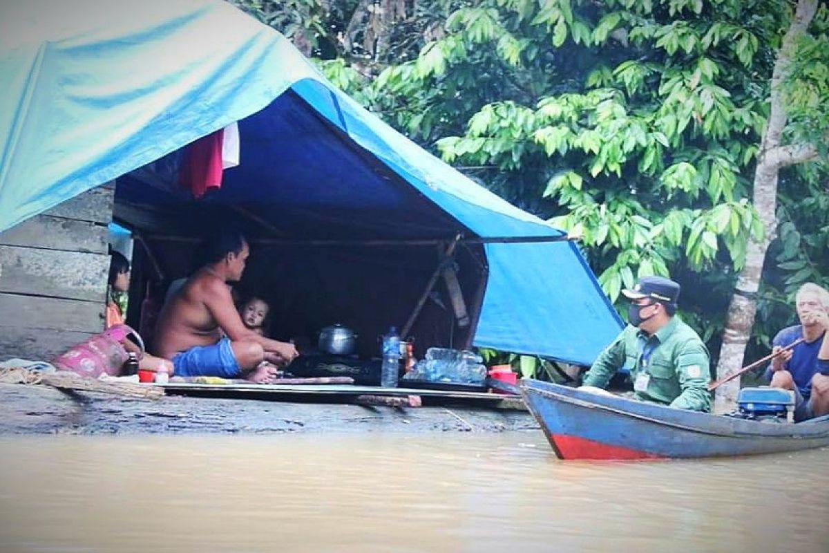 Distribusi logistik ke kawasan banjir Lamandau terhambat medan berat