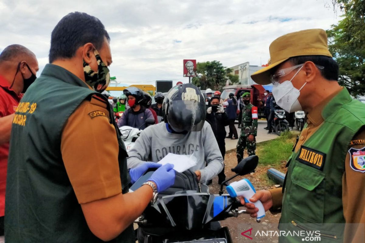 Pembatasan keluar- masuk Kota Makassar diefektifkan di perbatasan