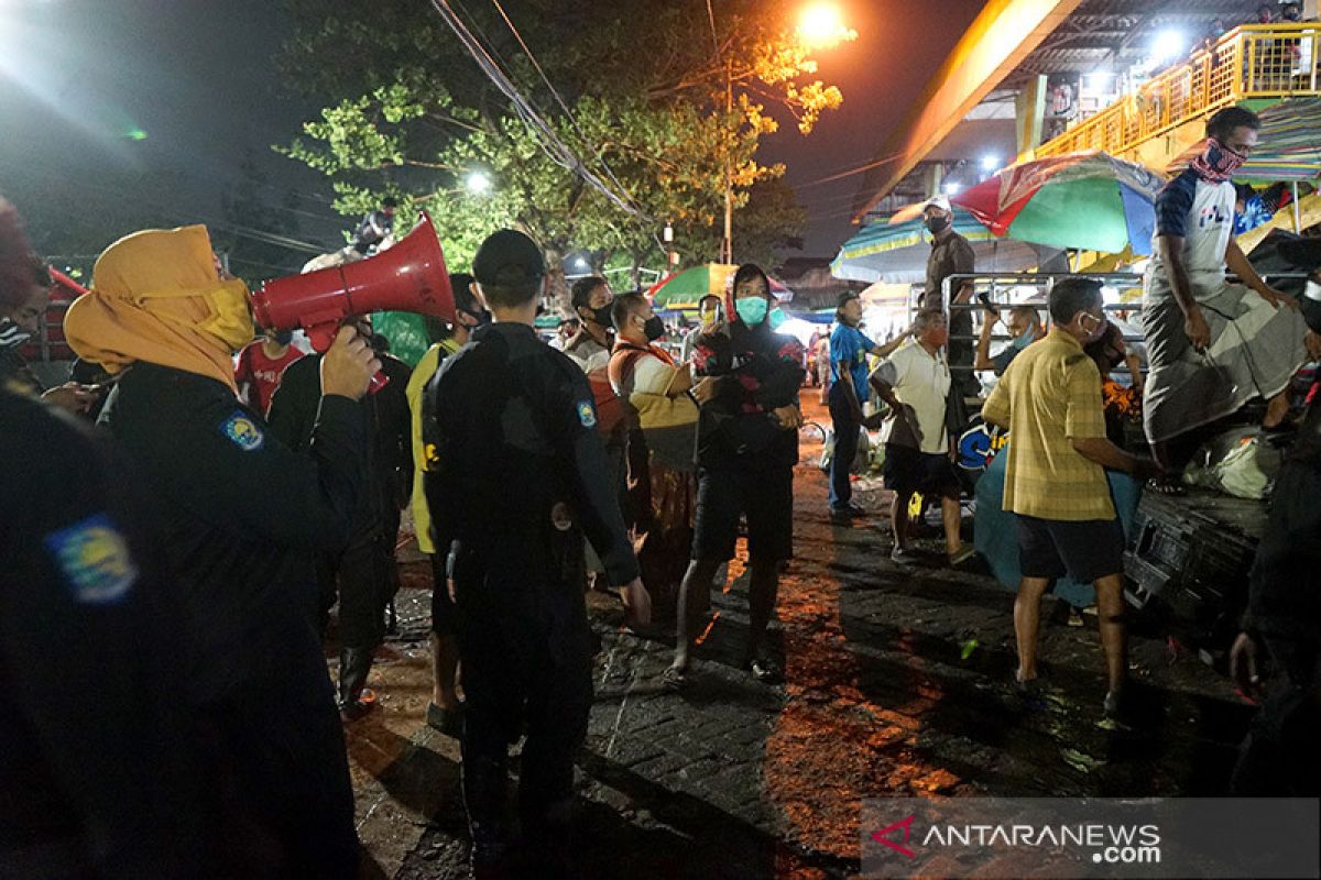 Operasi pakai masker sasar wilayah pemukiman di Surabaya