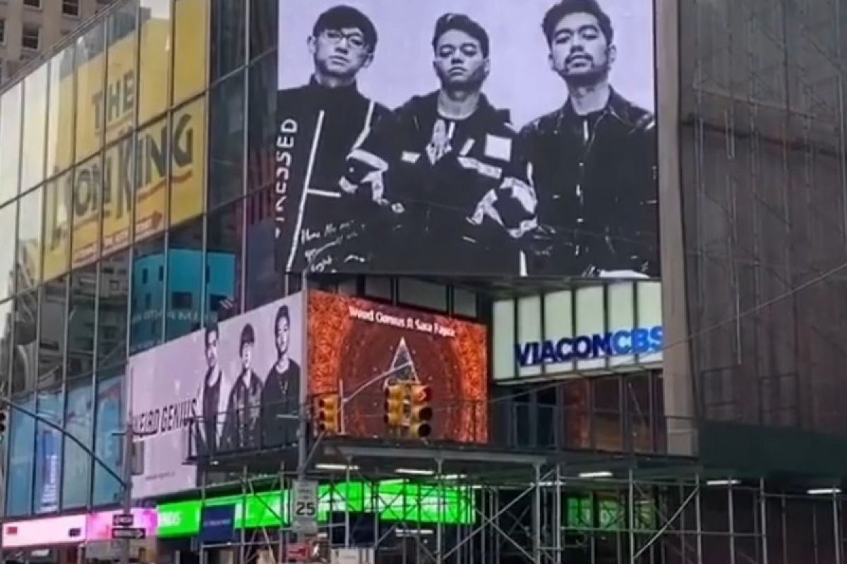 Weird Genius tak menyangka "Lathi" terpampang di Times Square