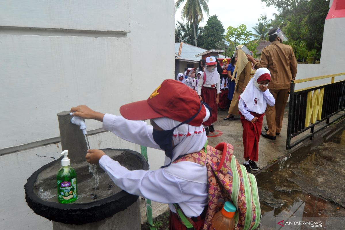 Orang tua senang sekolah kembali dibuka untuk zona hijau