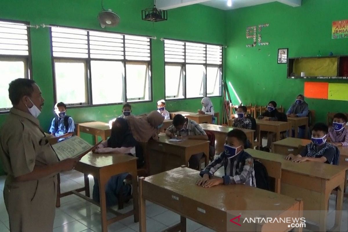 Kudus zona merah, sekolah lakukan masa pengenalan secara tatap muka