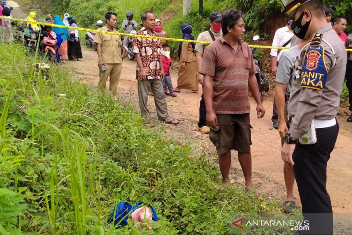 Warga digegerkan dengan penemuan mayat bayi didalam tas