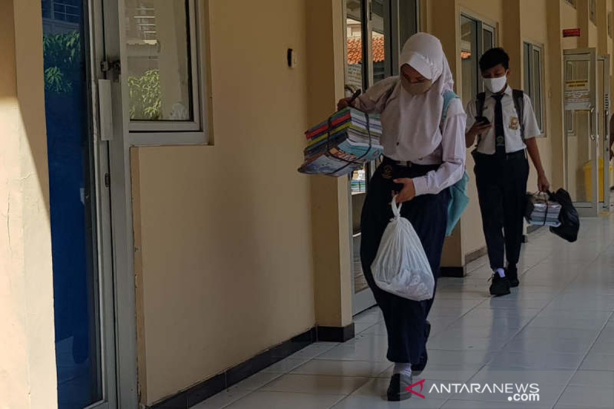 Protokol kesehatan ketat diterapkan di masa pengenalan sekolah di Semarang