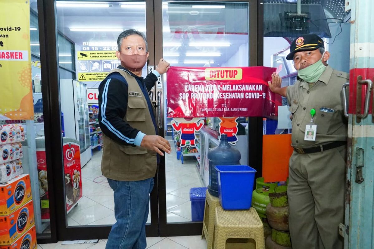 Langgar protokol COVID-19, sembilan tempat usaha di Banyuwangi ditutup sementara