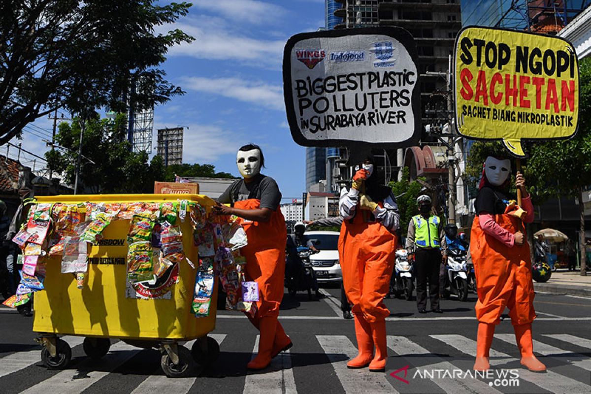 Luhut dukung upaya industri atasi masalah kemasan plastik